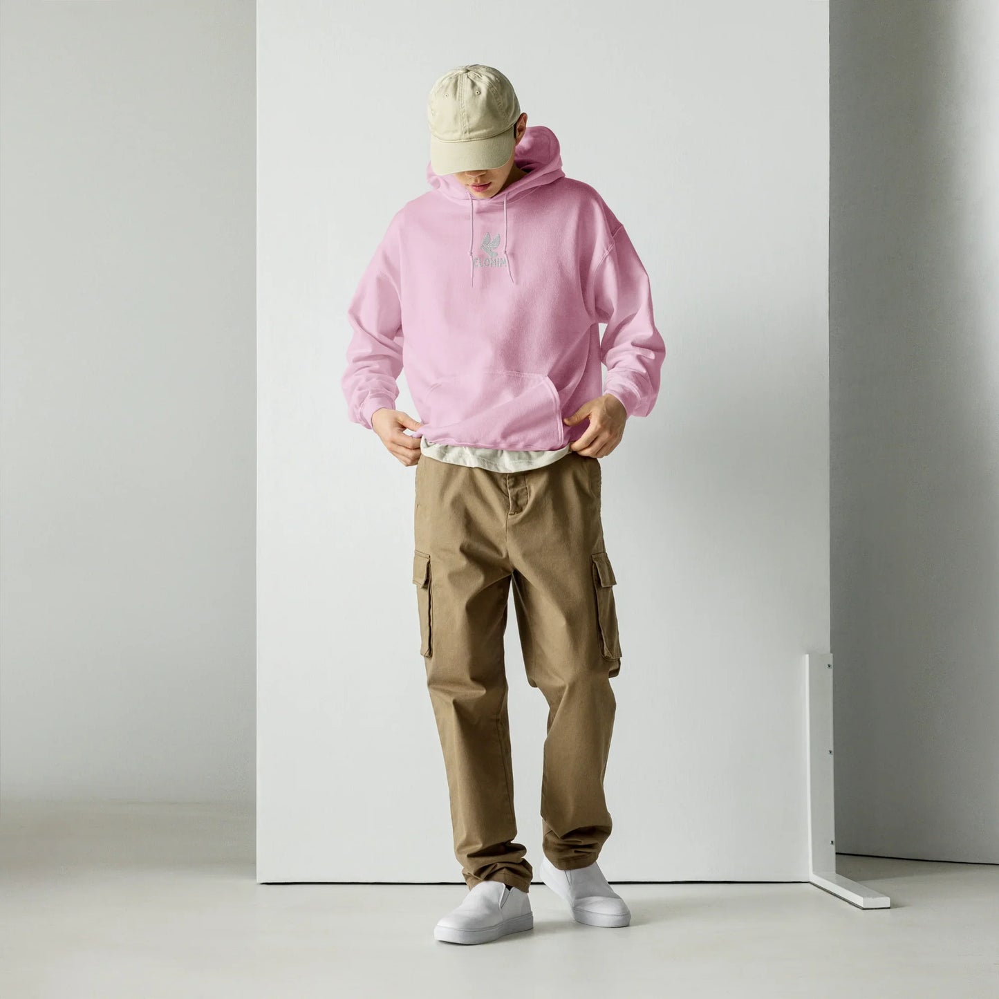 Sudadera cristiana rosa claro unisex Elohim, streetwear cristiano, ropa cristiana, camisetas cristianas, sudaderas cristianas.